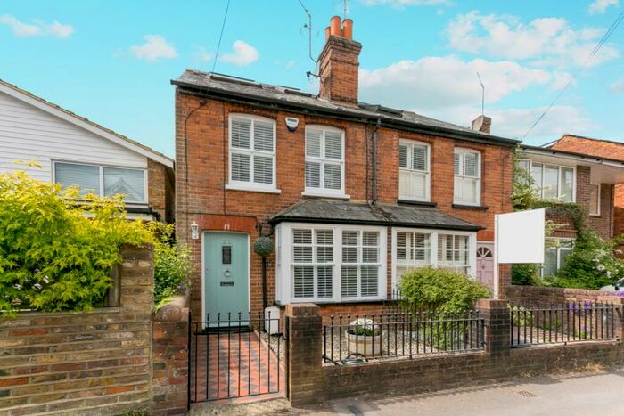 3 Bedroom End Of Terrace House To Rent In York Road Marlow, SL7