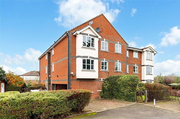 2 Bedroom Flat For Sale In Harland Close, London, SW19