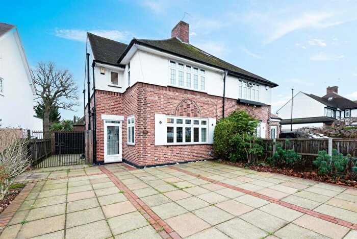 3 Bedroom Semi-Detached House To Rent In Colepits Wood Road, Eltham, SE9