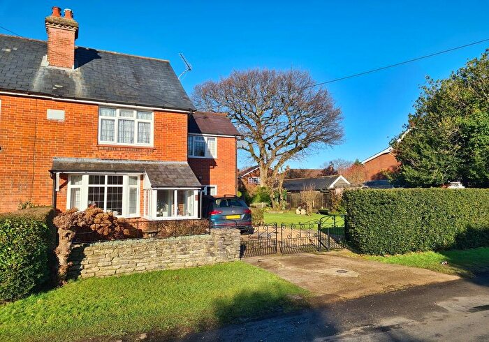 3 Bedroom Semi-Detached House For Sale In Old Lyndhurst Road, Cadnam, SO40