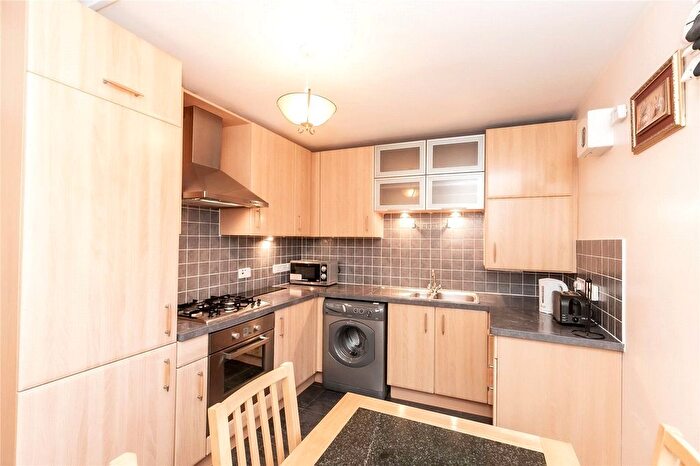2 Bedroom Flat To Rent In Bothwell Road, Aberdeen, AB24