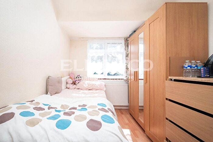 3 Bedroom End Of Terrace House For Sale In Charlton Road, Kenton, Harrow, HA3