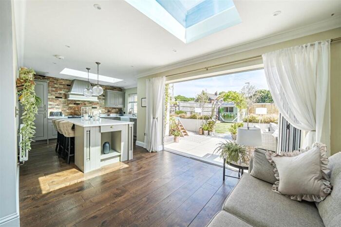 4 Bedroom Semi-Detached House For Sale In Fareham Park Road, Fareham, PO15