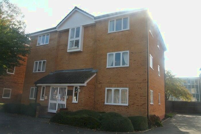 2 Bedroom Flat To Rent In Flamborough Close, Woodston, Peterborough, Cambridgeshire. PE2