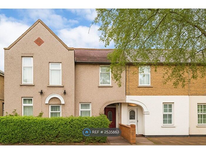 3 Bedroom Terraced House To Rent In Elphinstone Road, London, E17