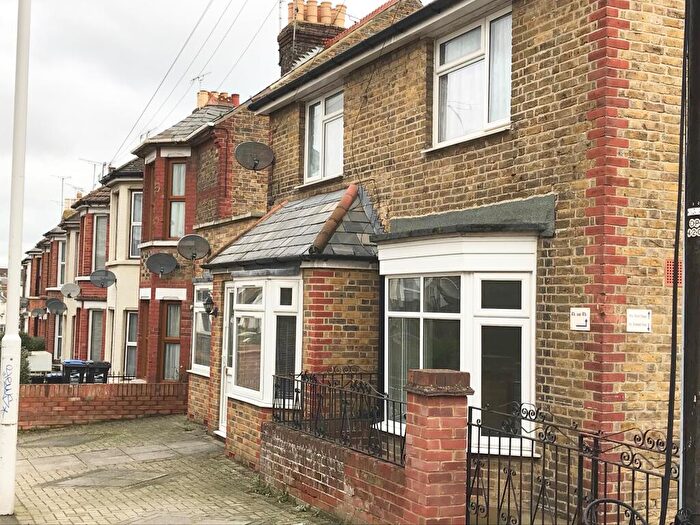 1 Bedroom Flat To Rent In Margate Road, Ramsgate, CT11