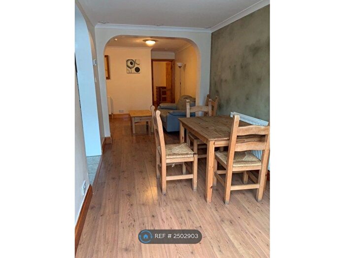 1 Bedroom Flat To Rent In New Park Road, London, SW2