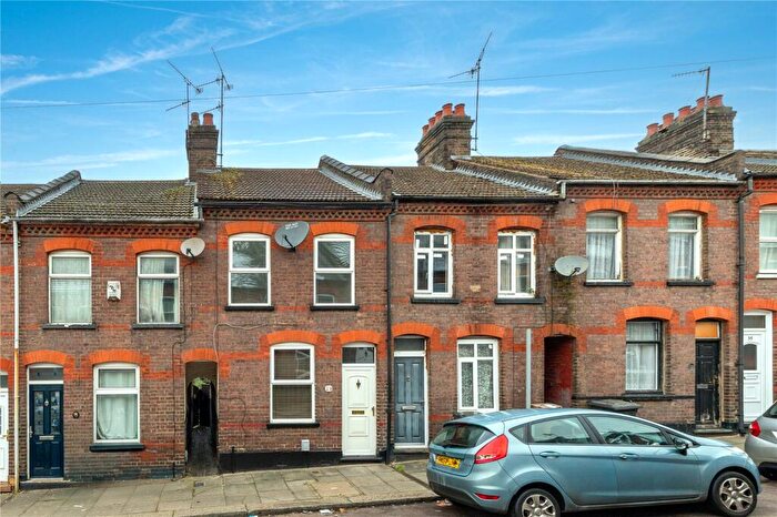 2 Bedroom Terraced House For Sale In Hartley Road, Luton, Bedfordshire, LU2