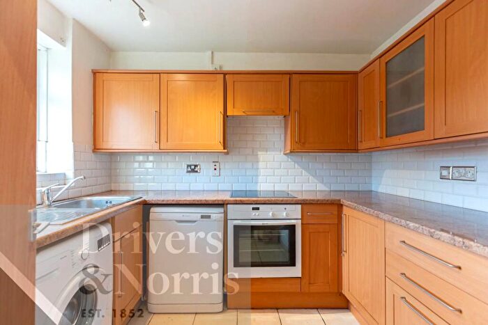 3 Bedroom Maisonette To Rent In Margery Fry Court, Tufnell Park Road, Tufnell Park, London, N7