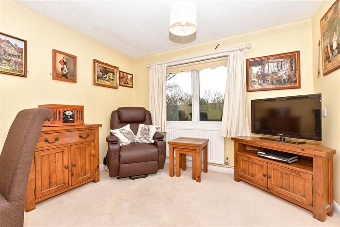 1 Bedroom Flat For Sale In Upper Bridge Street, Wye, Ashford, Kent, TN25