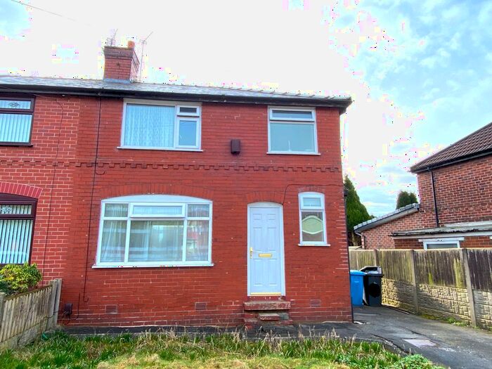 3 Bedroom Semi-Detached House To Rent In Branksome Drive, Salford, M6