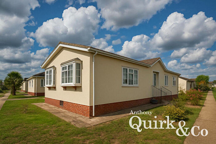 2 Bedroom Park Home For Sale In Creek Road, Canvey Island, SS8