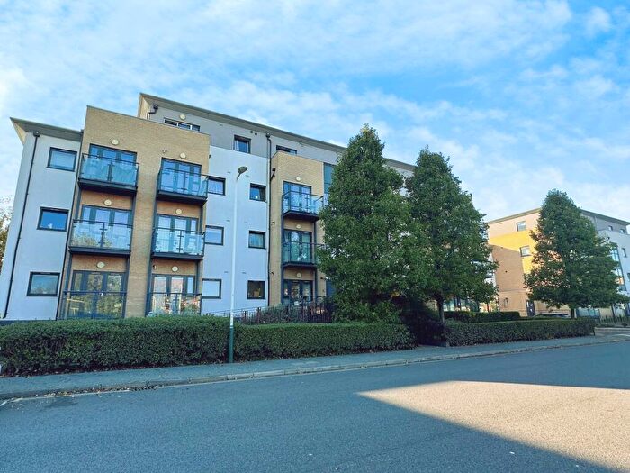 Flat To Rent In Romford, RM7