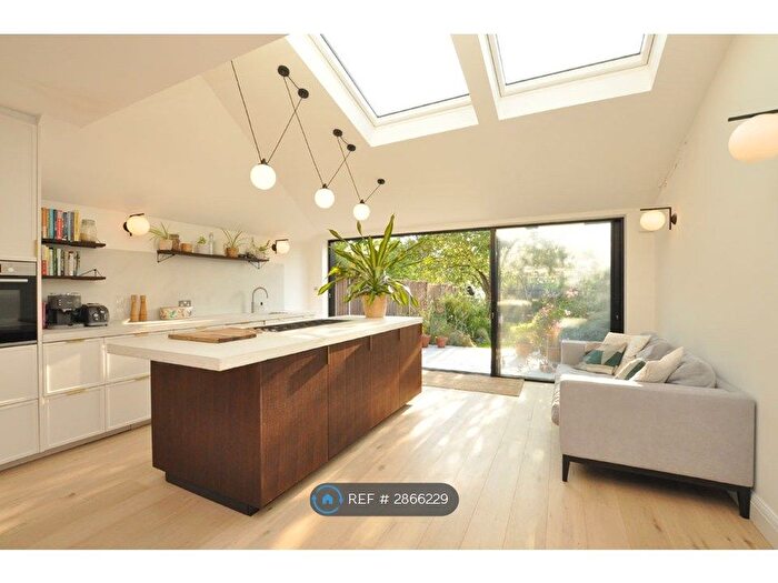 3 Bedroom Terraced House To Rent In The Woodlands, London, SE13