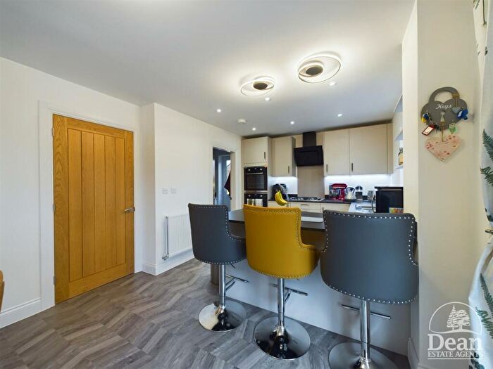 4 Bedroom Detached House For Sale In Starling Road, Ross-On-Wye, HR9