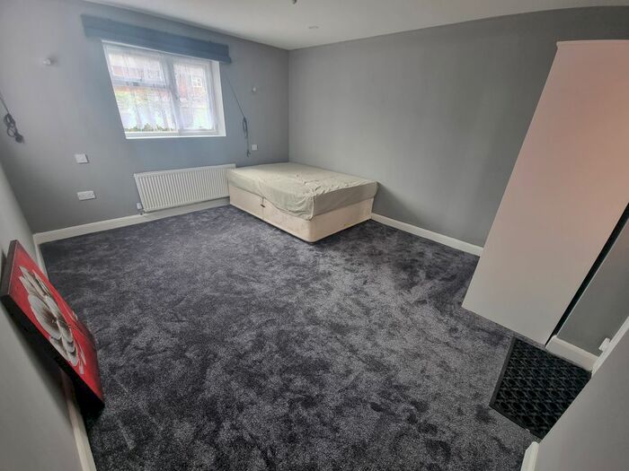 Studio To Rent In Denbigh Road, Tipton, DY4