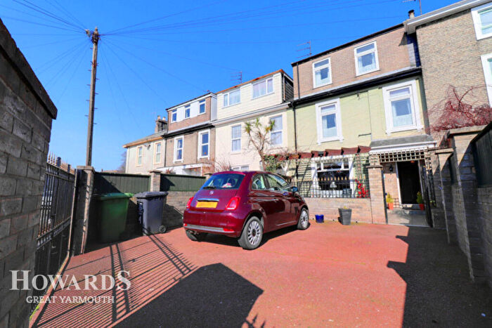 5 Bedroom Terraced House For Sale In St Georges Road, Great Yarmouth, NR30