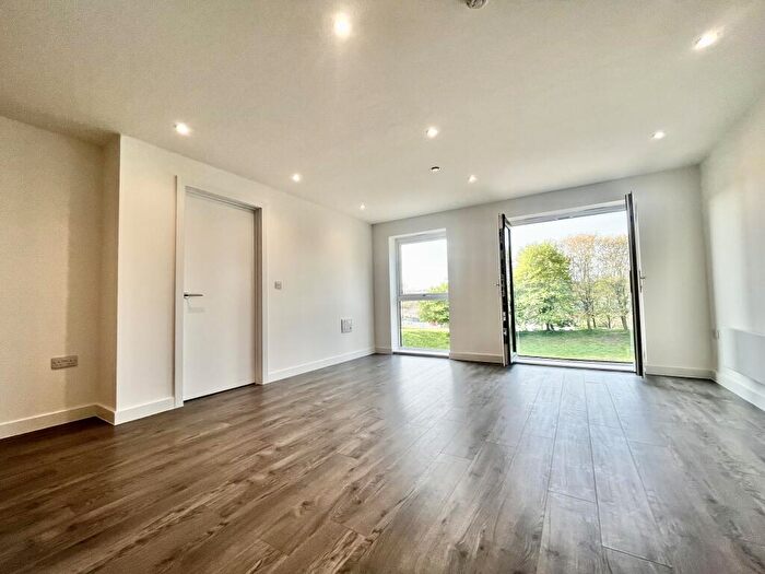 2 Bedroom Apartment To Rent In Willow Road, Leeds, West Yorkshire, LS4