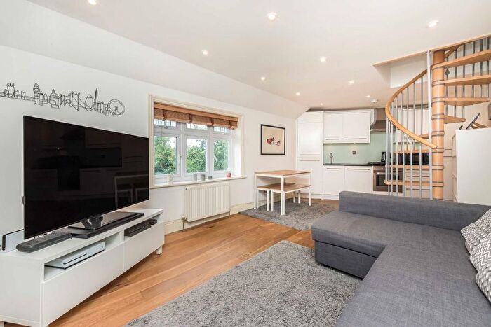 1 Bedroom Flat To Rent In Glennie Road, London, SE27