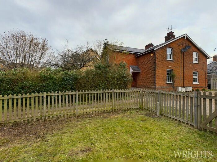 3 Bedroom Cottage To Rent In Station Road, Digswell, Welwyn, AL6