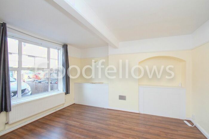 3 Bedroom Terraced House To Rent In Malmesbury Road, Morden, SM4