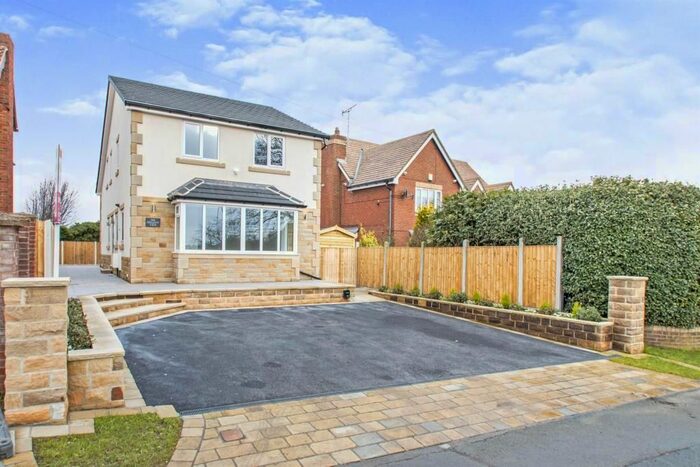 4 Bedroom Detached House To Rent In Walsh Lane, Leeds, LS12