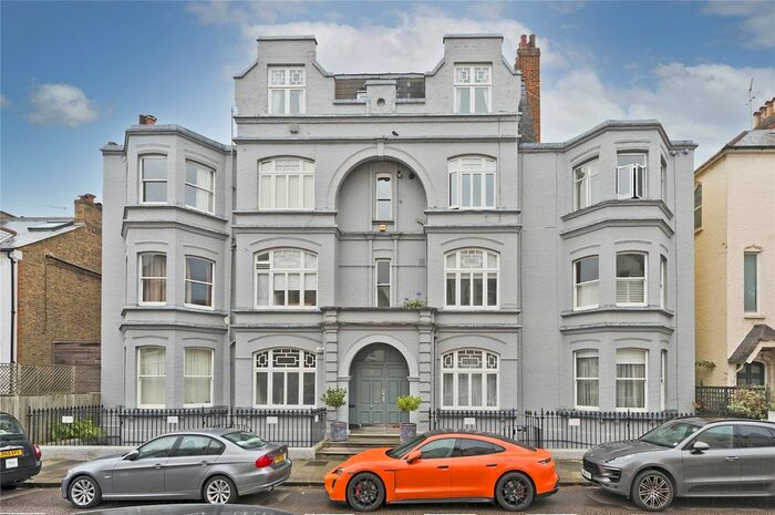 3 Bedroom Flat To Rent In Whittingstall Mansions, Whittingstall Road, London, SW6