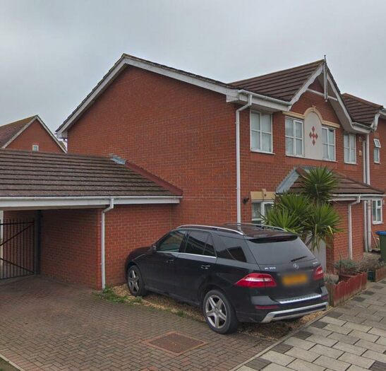 2 Bedroom Semi-Detached House To Rent In Floathaven Close, London, SE28