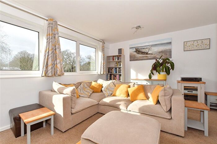 4 Bedroom Town House For Sale In Taylors Crescent, Cranleigh, Surrey, GU6