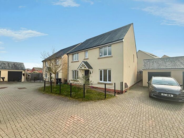 4 Bedroom Detached House For Sale In Crabtree Close, Exeter, EX5