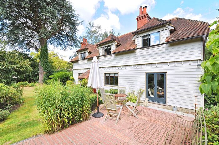 2 Bedroom Detached House For Sale In London Road, Mickleham, RH5