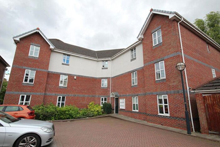2 Bedroom Flat To Rent In Printers Close, Manchester, M19