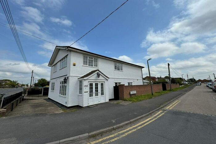 4 Bedroom Detached House To Rent In Bedroom Detached House In Hullbridge, SS5