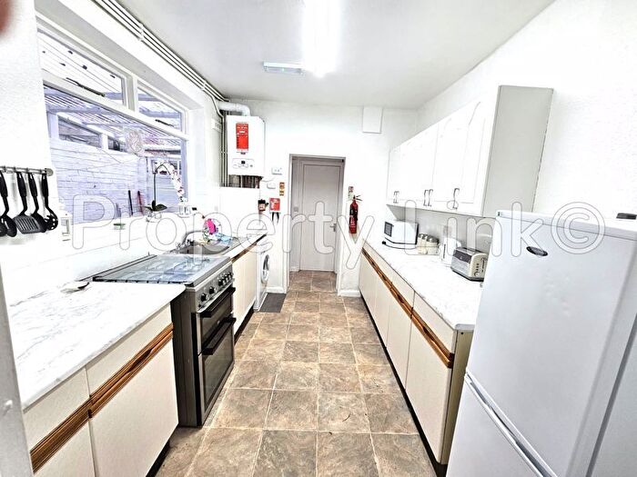 1 Bedroom Flat To Rent In Sixth Avenue, London, E12