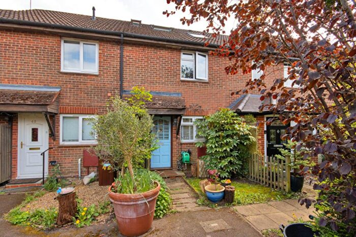 3 Bedroom House For Sale In Barnfield Way, Oxted, RH8