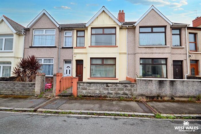 3 Bedroom Terraced House For Sale In Starbuck Road, Milford Haven, SA73