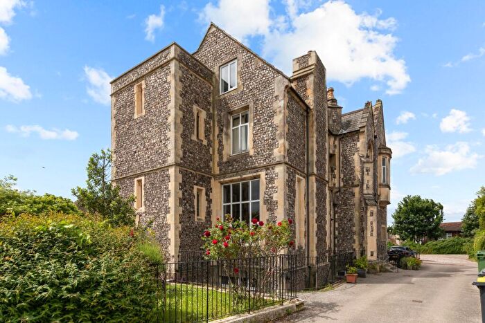 2 Bedroom Flat For Sale In Shoreham Court, The Close, Shoreham-By-Sea, West Sussex, BN43