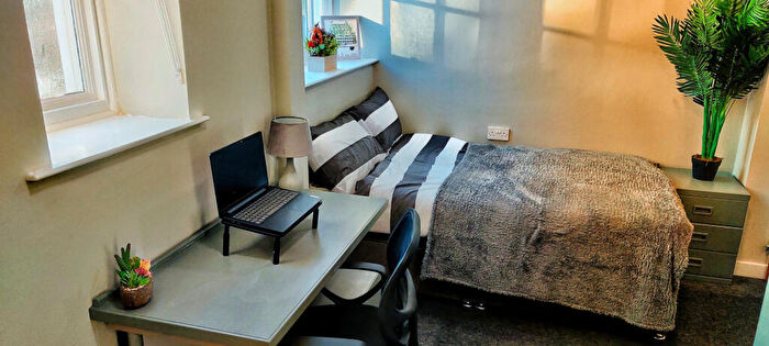 2 Bedroom Private Hall To Rent In Fenham Hall Drive, Newcastle Upon Tyne, NE4