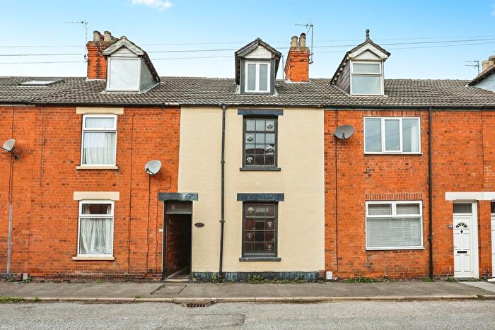 2 Bedroom Terraced House For Sale In Alexandra Road, Grantham, NG31
