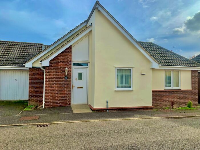 2 Bedroom Bungalow To Rent In White Horse Gardens, March, PE15