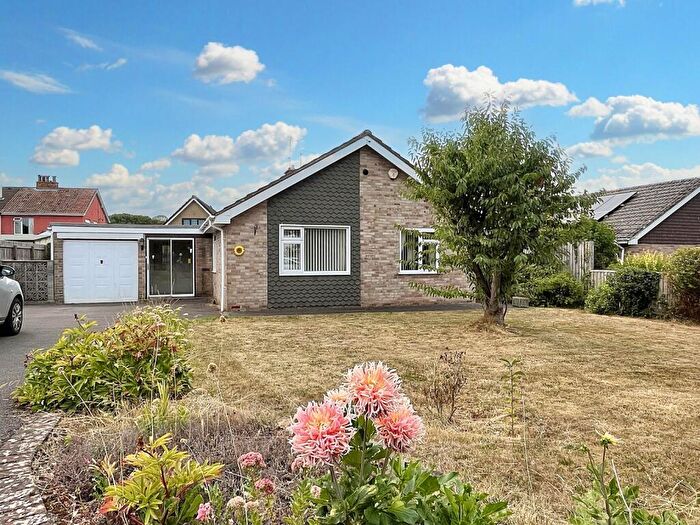 3 Bedroom Detached Bungalow For Sale In Plum Tree Close, Winscombe, North Somerset., BS25