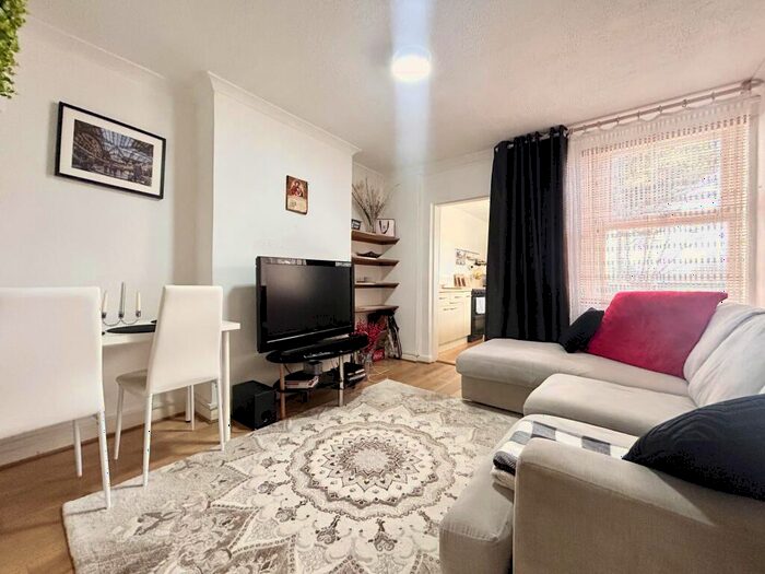 2 Bedroom House To Rent In Mount Pleasant Road, Dartford, Kent, DA1