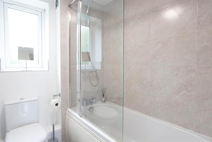 2 Bedroom Apartment For Sale In Sandy Lane, Coventry * Vacant & Immaculate Throughout *, CV1 - Photo 10