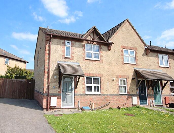 3 Bedroom End Terrace House For Sale In Rowe Mead, Pewsham, Chippenham, SN15