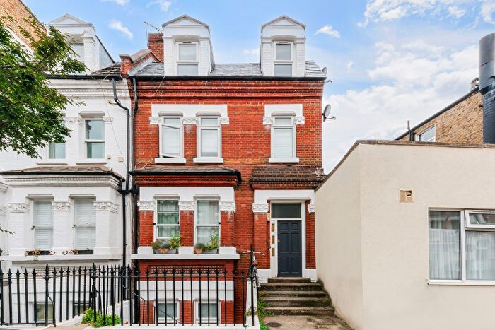 1 Bedroom Flat For Sale In Waldemar Avenue, Fulham, SW6