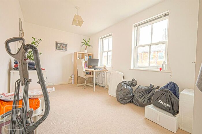 2 Bedroom Coach House To Rent In Hussar Close, Colchester, Essex, CO2