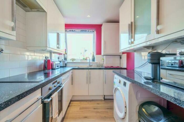 2 Bedroom Flat To Rent In Waldram Park Road, London, SE23