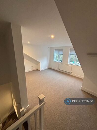 2 Bedroom Flat To Rent In Chapeltown, Sheffield, S35