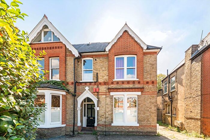 2 Bedroom Flat For Sale In Madeley Road, Ealing, W5