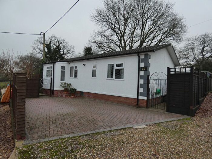 22 Bedroom Mobile/park Home For Sale In Elmstead Park, Andover, SP11